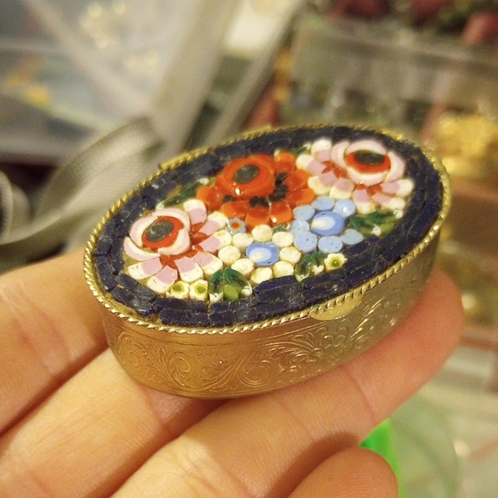 Vintage* Floral Mosaic Silver-Tone Pill Box